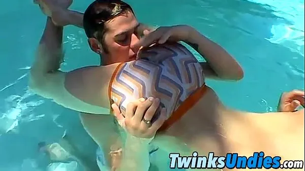 نئے Three hot naughty twinks fucking and having fun in the pool بہترین کلپس