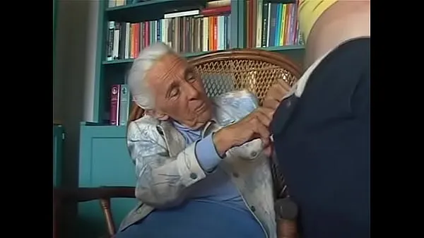 Nuevos Abuela de 92 años chupando la polla de su nieto FLV mejores clips
