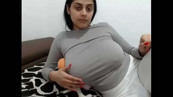 Nuevos rumana de grandes tetas en la cámara - Mírala en vivo en LivePussy.Me mejores clips