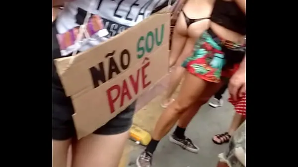 Nye Loirinha desfilando no centro de sp carnaval de rua bedste klip