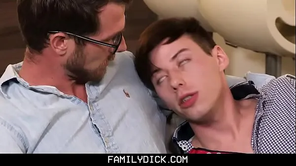 Nové FamilyDick - Hot Teen Takes Giant stepDaddy Cock nejlepší klipy