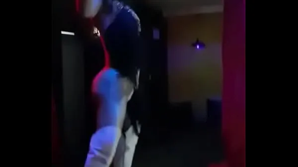 Νέα Doll putting on a show at the nightclub καλύτερα κλιπ