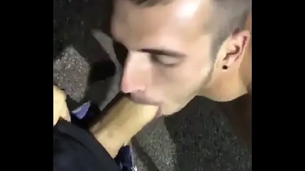 Nye brawny sucking in public beste klipp