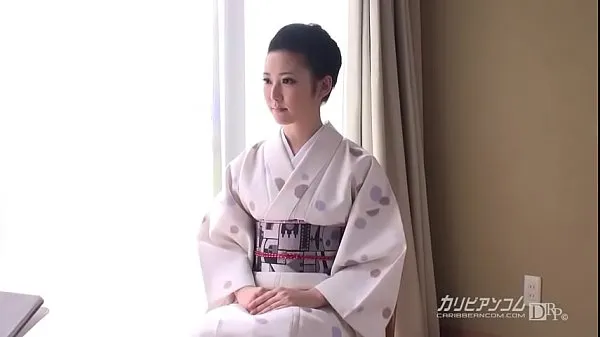 The hospitality of the young proprietress-You came to Japan for Nani-Yui Watanabe Klip terbaik baru