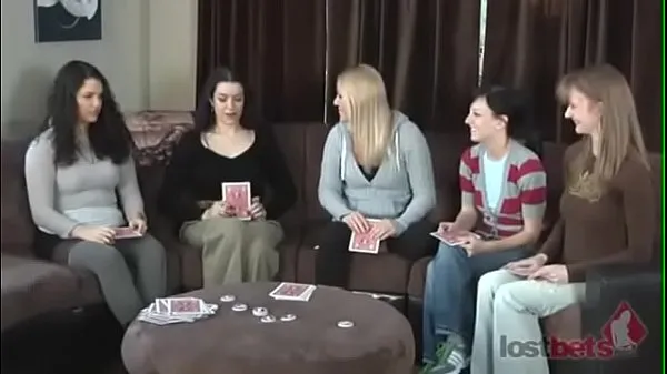 새로운 girls play strip poker loser strips and gets gang tickled by other girls 최고의 클립