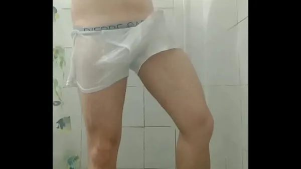 Nuevos Mr. Grey bañándose en ropa interior blanca mejores clips