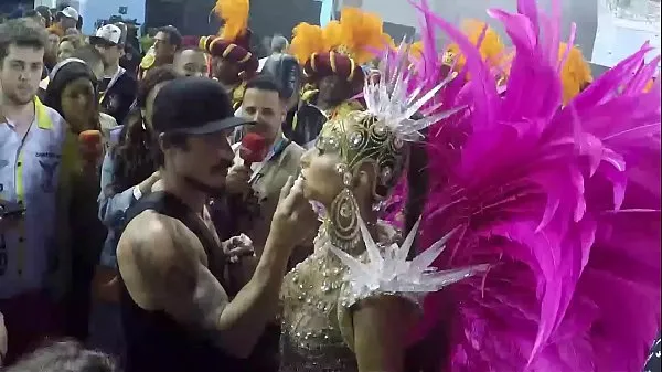 Yeni Bastidores do Carnaval 2019 antes da entrada no Sambódromo - Sabrina Sato - Gaviões da Fiel en iyi Klipler