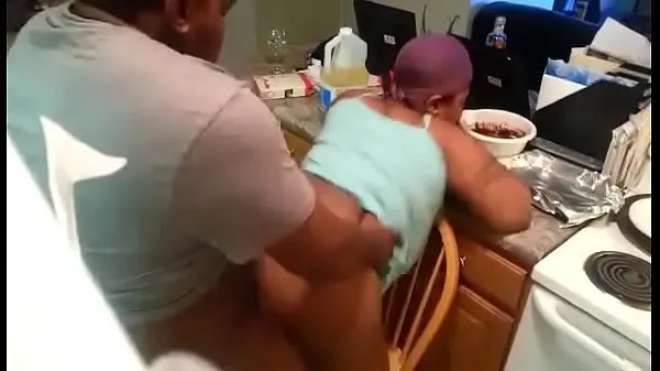 Fucking milf in the kitchen Klip terbaik baru