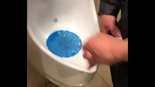 Nieuwe Le hecho una mano a policía en un baño beste clips