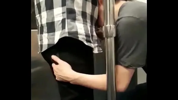 نئے teen sucking dick on the subway بہترین کلپس