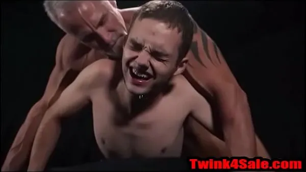 新的Submissive Boy takes hard Silver daddy cock bareback最佳剪辑