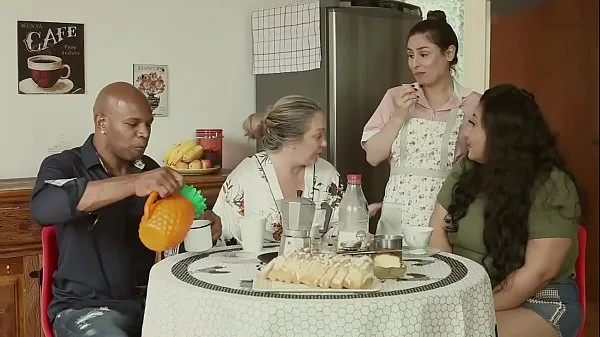 THE BIG WHOLE FAMILY - THE HUSBAND IS A CUCK, THE step MOTHER TALARICATES THE DAUGHTER, AND THE MAID FUCKS EVERYONE | EMME WHITE, ALESSANDRA MAIA, AGATHA LUDOVINO, CAPOEIRA أفضل المقاطع الجديدة