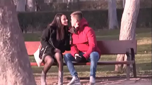 Neue Willst du einen Straßenblowjob machen?" Lucia holt einen Glückspilz im Madrider Park abbeste Clips