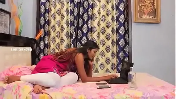 New Hot desi legging aunty enjoying best Clips