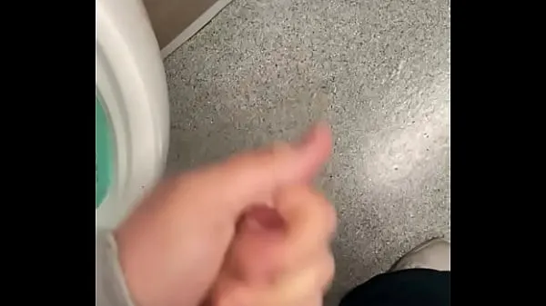 Nové Cruising in the public toilets with cumshot najlepšie klipy