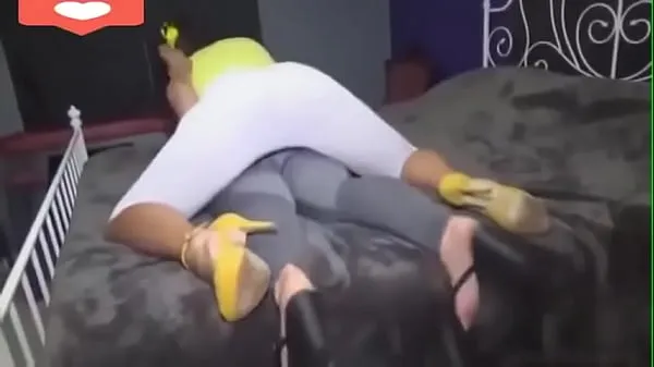 Nuevos Lesbianas culo follando en leggings mejores clips