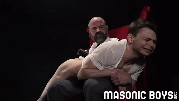 Nya MasonicBoys - Master bear daddy spanks and milks young sub twink bästa klipp