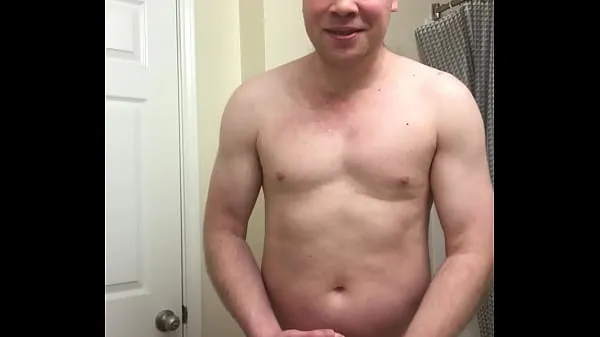 Nude male flexes and shows the muscles he developed from hitting the gym أفضل المقاطع الجديدة