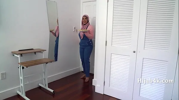 新的Corrupting My Chubby Hijab Wearing StepNiece最佳剪辑