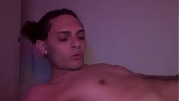 Nieuwe Hot Colombian Lucian Romeo spits on his chest and masturbates his big cock until cums on his body to enjoy the sperma in his mouth beste clips