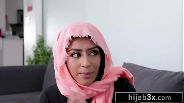 Hot Muslim Teen Must Suck & Fuck Neighbor To Keep Her Secret (Binky Beaz Klip terbaik baharu