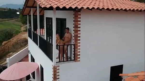 couple is caught having sex outdoors by a drone Klip terbaik baharu