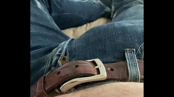 Nieuwe Popped horn, from when my cock grew hard and filled my jeans. I had to loosen my pant because it was hurting. Such relief beste clips