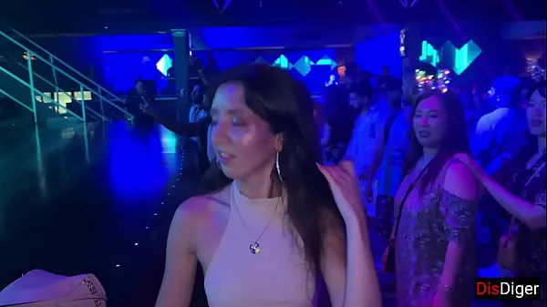 Novi Horny girl agreed to sex in a nightclub in the toilet najboljši posnetki