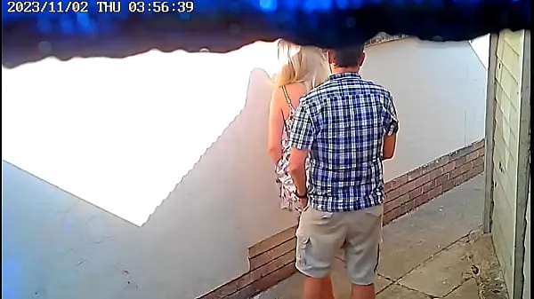Neue Mutiges Paar beim öffentlichen Ficken vor CCTV-Kamera erwischtbeste Clips