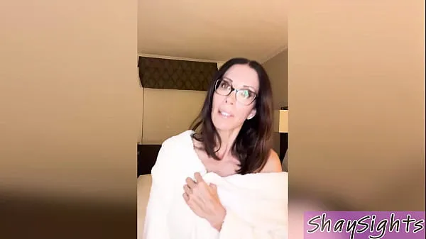 MILF cachonda te lleva a su habitación de hotel y juega con tu coño - Shay Sights Clip hay nhất mới