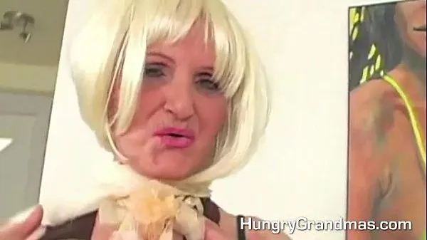 Nouveaux Horny Blonde Granny Whore baise plus jeune meilleurs extraits